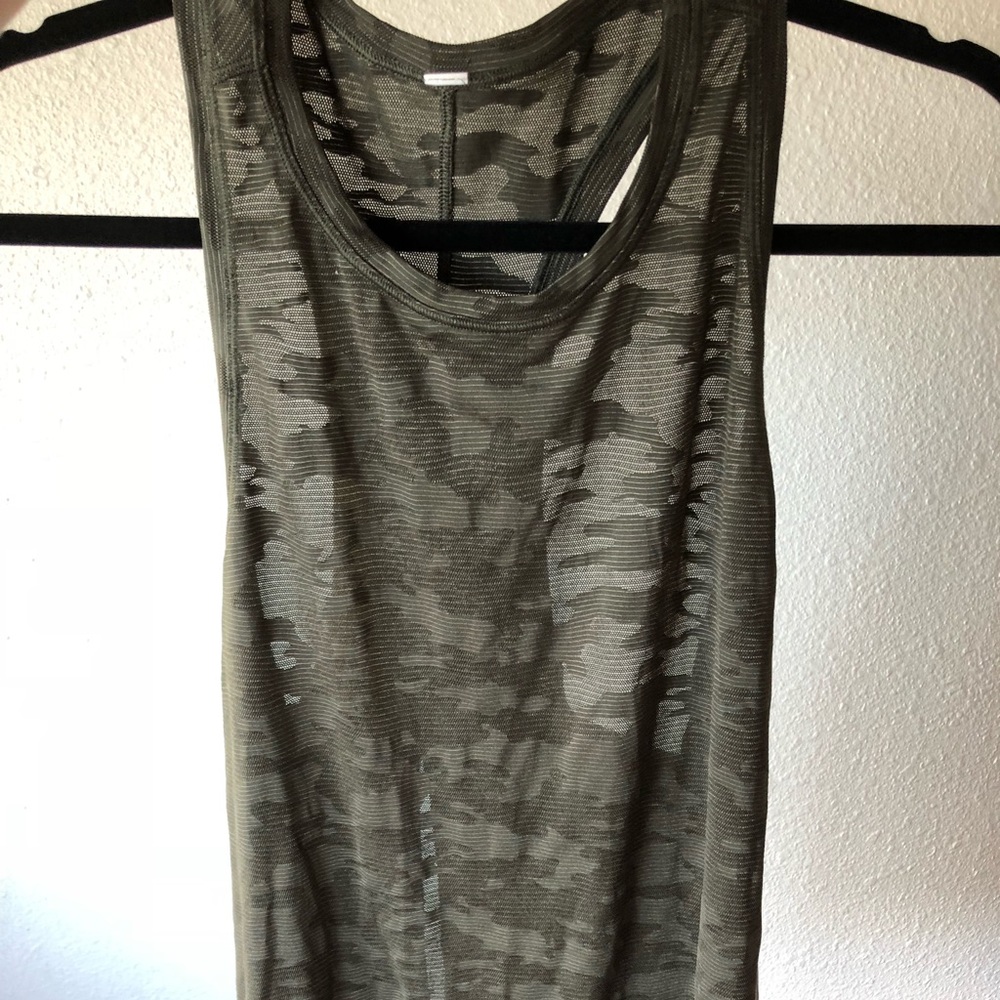 Lululemon camo tank